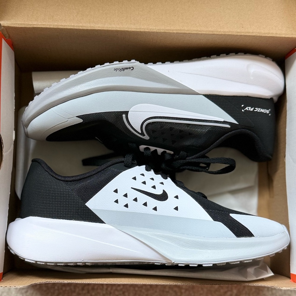 NIKE Sonic Fly Running Shoes
